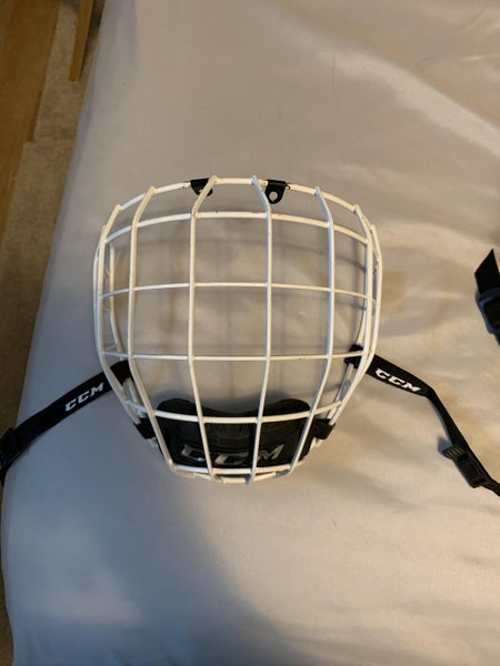 Senior Medium CCM Full Cage FM680