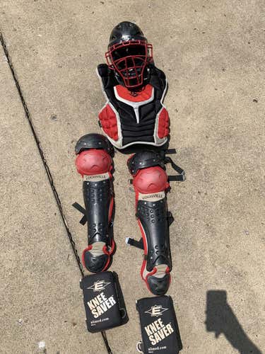 Intermediate Louisville Slugger Catcher's Set