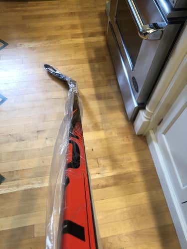 New SR (Left) Pro Vapor 2x Team Hockey Stick (P92-77flx)