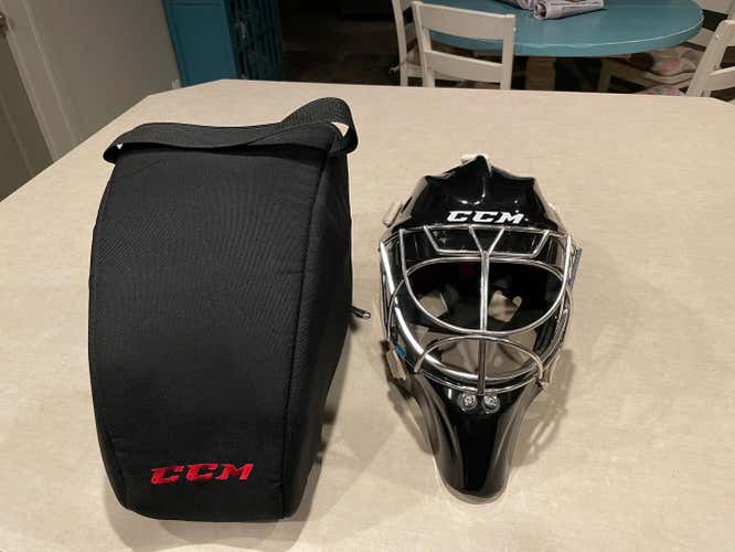 CCM GFL 1.9 Goalie Mask Medium Cat Eye