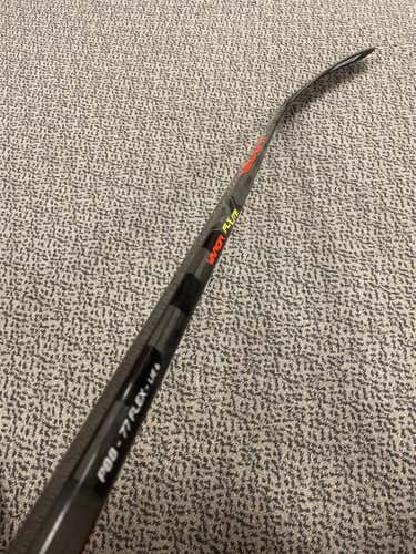 Senior Left Hand Vapor FlyLite P88 77 Flex Hockey Stick