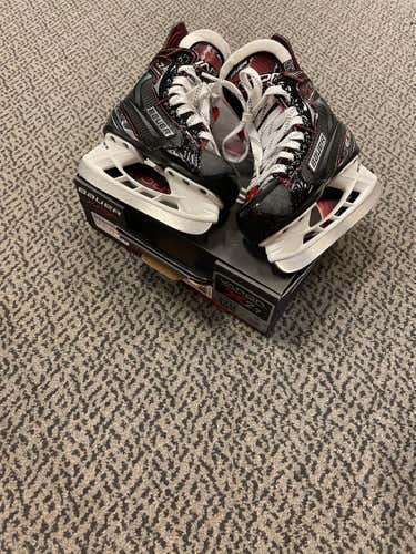 Youth Bauer Vapor X2.7 Regular Width Size 10.5 Hockey Skates