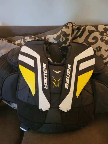 Used Senior Medium Bauer Supreme One.7 Goalie Chest Protector