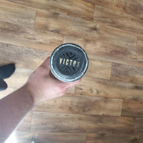 Used USSSA Certified Victus Alloy Vandal Bat (-10) 18 oz 28"