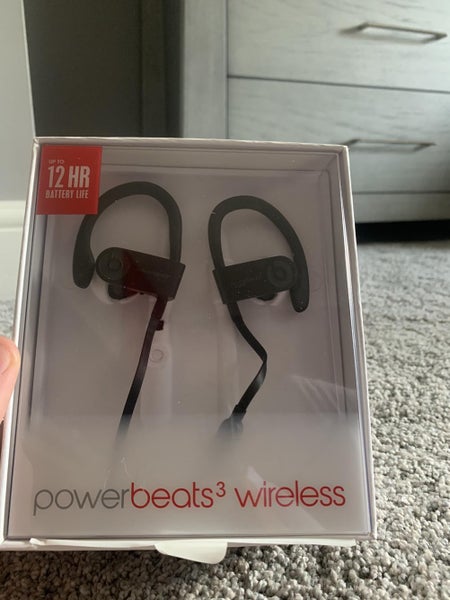 Apple beats Powerbeats 3