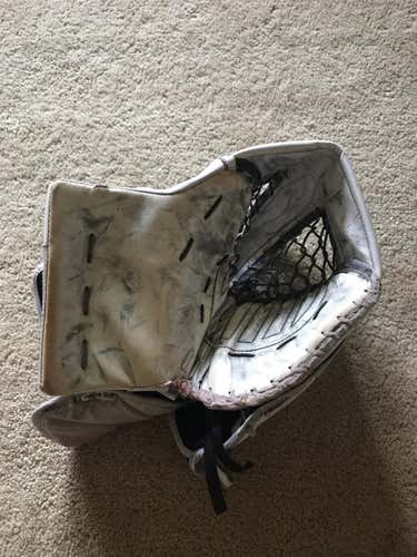 Bauer goalie glove