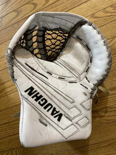 White Used Regular  VE8 Pro Carbon