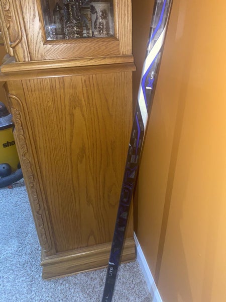 Senior Right Handed Mid Pattern Pro Stock Vapor 1X Lite Hockey Stick