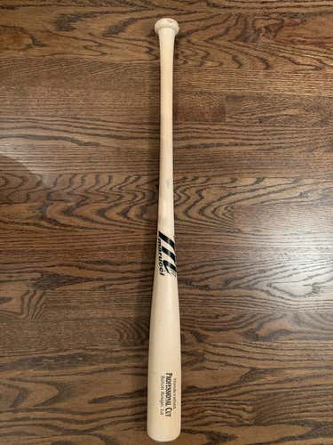 High School/College Marucci (-3) 32" Pro Cut Bat