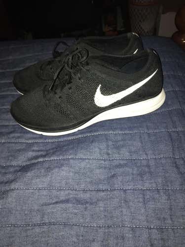 Black Nike Fly knit Trainers