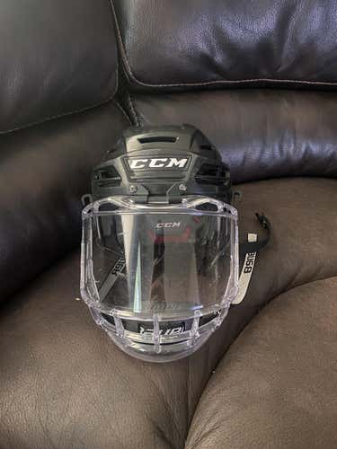 Black Medium CCM Resistance Helmet