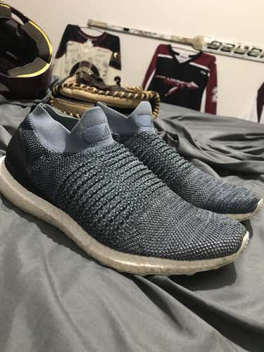 Parley Laceless Ultra boost Size M10