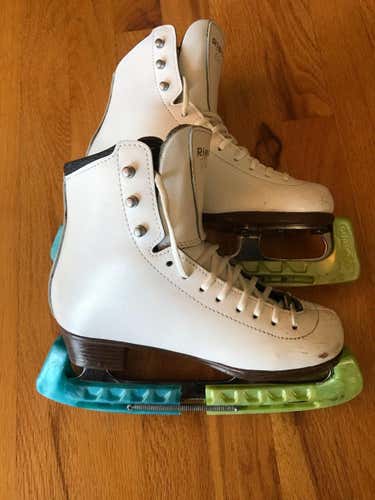 Used White Riedell Diamond's Figure Skates Size 2.5 Wide