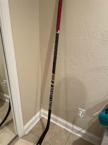 Senior Right Handed  Supreme 2S Pro Hockey Stick
