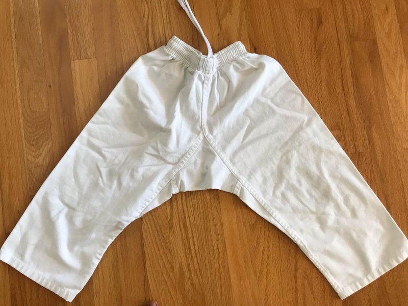 White Century Size 00 Martial Arts Karate Uniform