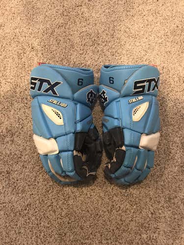 UNC Team Issued Lacrosse Gloves
