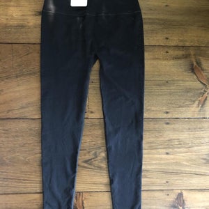 New Women's Fabletics Black High Waisted Ribbed  leggings. Adult Medium.
