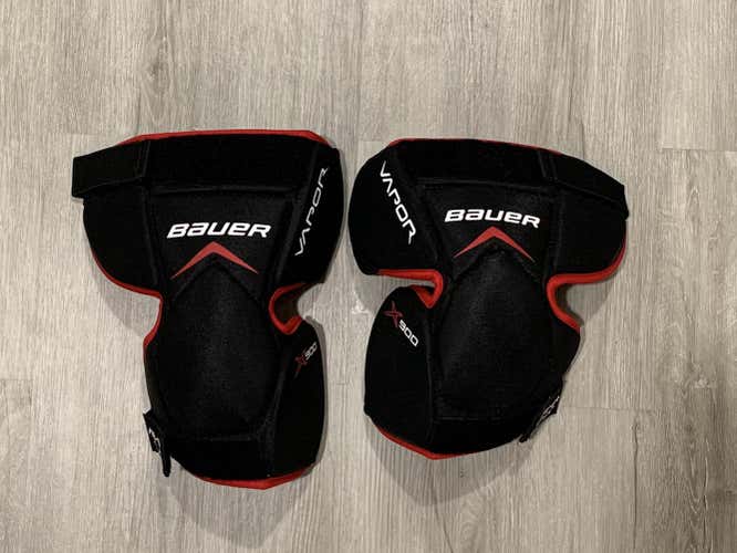 Bauer Vapor X900 knee guards senior