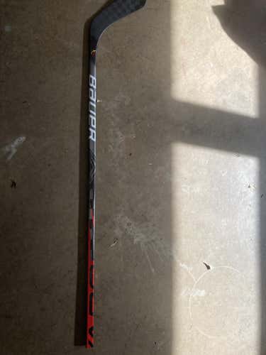 Intermediate Right Handed Toe Pattern  Vapor FlyLite Hockey Stick