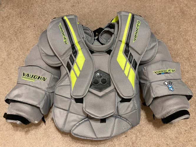 Senior Medium Vaughn Velocity VE8 Pro Carbon Goalie Chest Protector