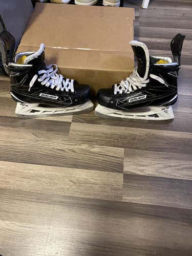 Used Bauer Regular Width  Size 10 Supreme 1S Hockey Skates