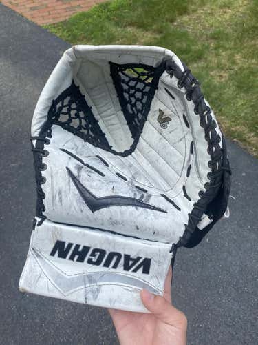 Vaughn hockey goalie glove