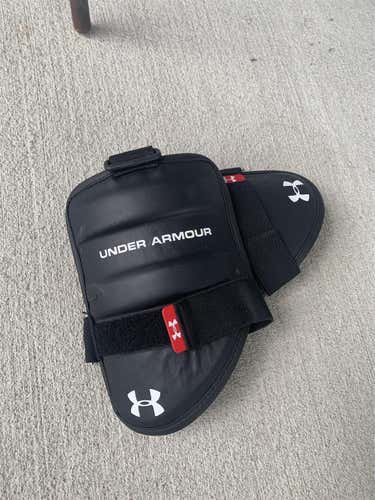 Used Large Under Armour Command Pro Arm Pads