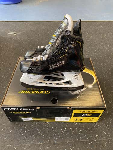 New Bauer Size 3.5 Supreme 2S Pro Hockey Skates