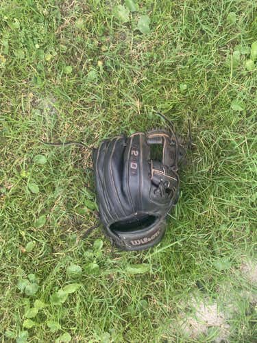 Black Used  11.5" A2000 Baseball Glove