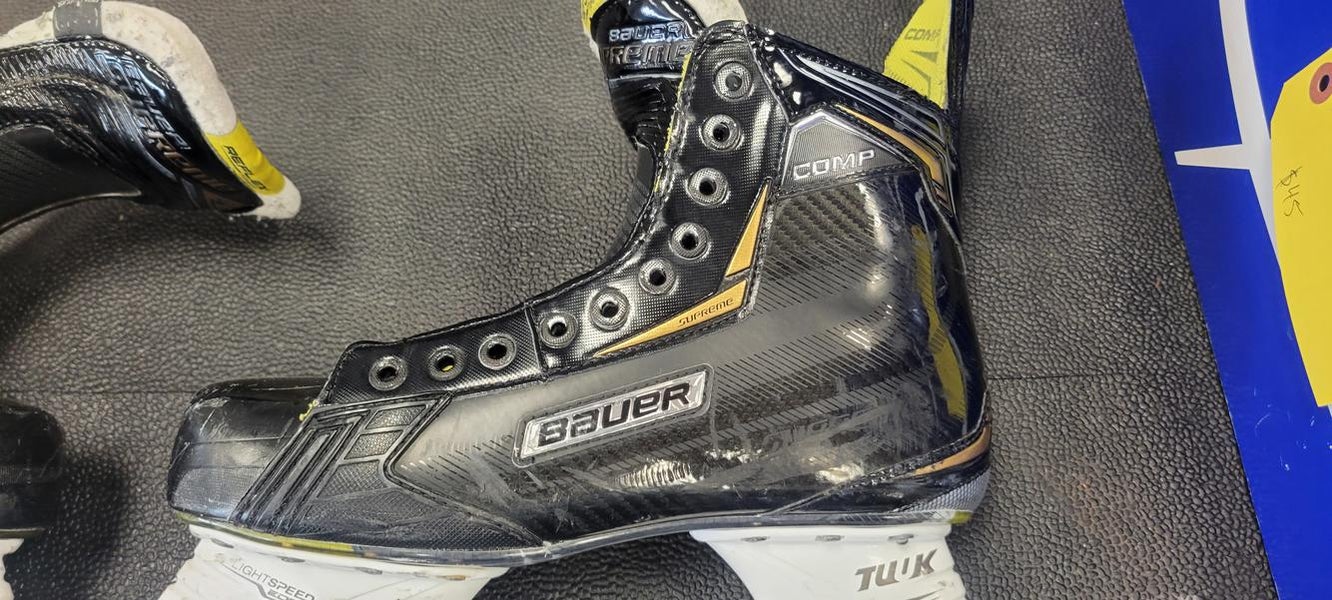 Used Senior Bauer Supreme Comp Hockey Skates Size 9.5