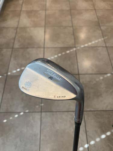 Men's Right Handed Regular Flex Graphite Shaft Vokey SM5 Tour Chrome Wedge