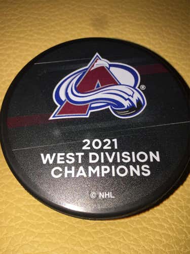 COLORADO AVALANCHE WEST DIVISION CHAMPIONS  2021 PUCK