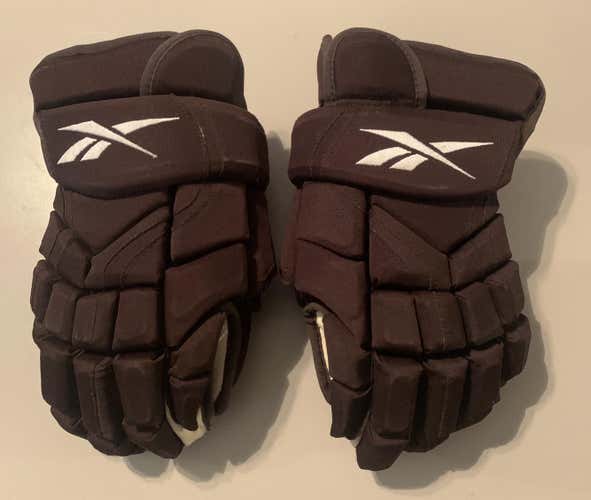 Bruins Winter Classic, Used Gloves size Reebok 14”