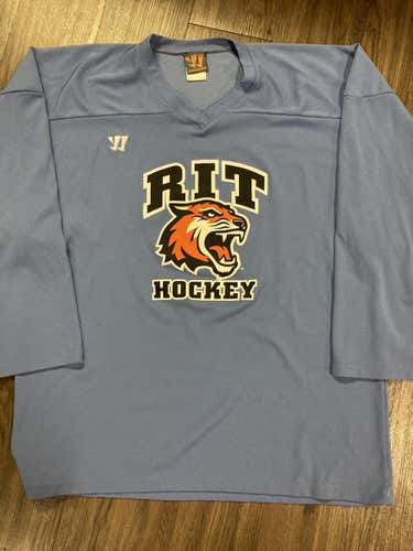 Team Issued RIT Hockey Practice Jersey