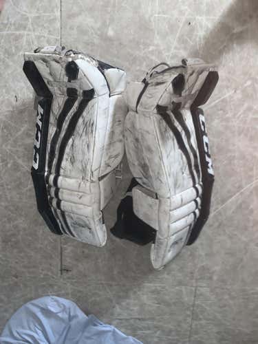 White Used 28" CCM Extreme Flex 400 Goalie Leg Pads