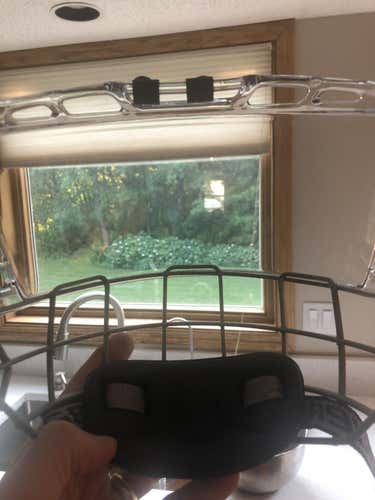 Used Senior Medium Bauer Hybrid Shield Full Cage