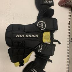 Used Warrior R/GT Jr Goalie Chest and Arms S-M