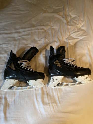 Senior True Wide Width Size 7 Pro Custom Hockey Skates