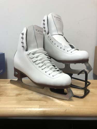 White New Riedell Figure Skates Size 4