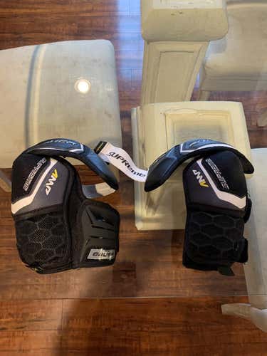 Used Medium Bauer  Supreme 2S Pro Elbow Pads