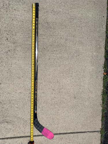 Junior Left Hand Mid Pattern Supreme 1S Hockey Stick