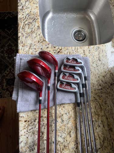 Women’s full set of golf clubs