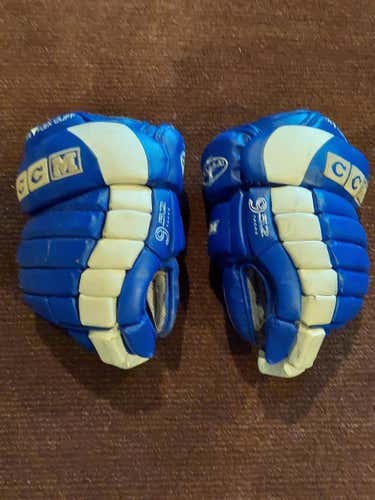 Blue Used Senior CCM Tacks 952 Gloves 14"