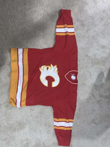 New Calgary Flames Size 48 Retro CCM Pro-Cut Game-style Jersey