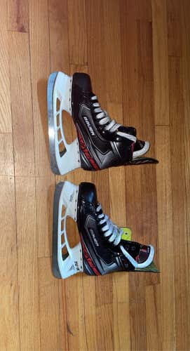 Senior Bauer Regular Width  Size 7 Vapor X2.9 Hockey Skates