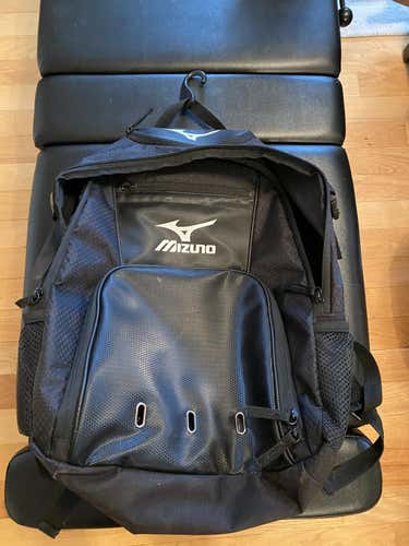 Black New Mizuno Bat Bag
