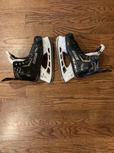 Used Senior Bauer Supreme Comp Hockey Skates Regular Width Size 8.5