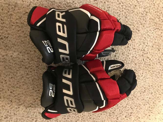 Bauer Supreme 2S Pro Gloves 14" Black/Red Very Little Wear