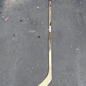 REDUCED — Used Senior CCM Right Handed 5038 Supra-Lite 19 Joe Thornton Hockey Stick Mid Pattern