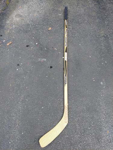 REDUCED — Used Senior CCM Right Handed 5038 Supra-Lite 19 Joe Thornton Hockey Stick Mid Pattern